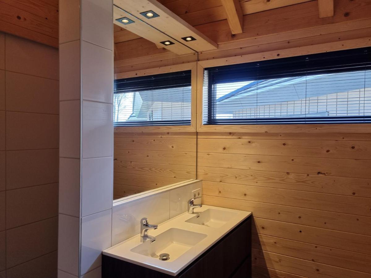 Chalet met Sauna en Airconditioning Sint-Annaland Buitenkant foto