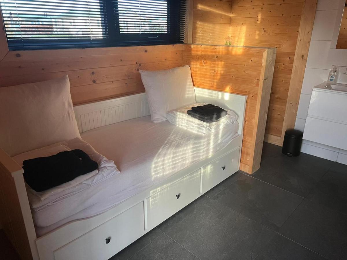 Chalet met Sauna en Airconditioning Sint-Annaland Buitenkant foto