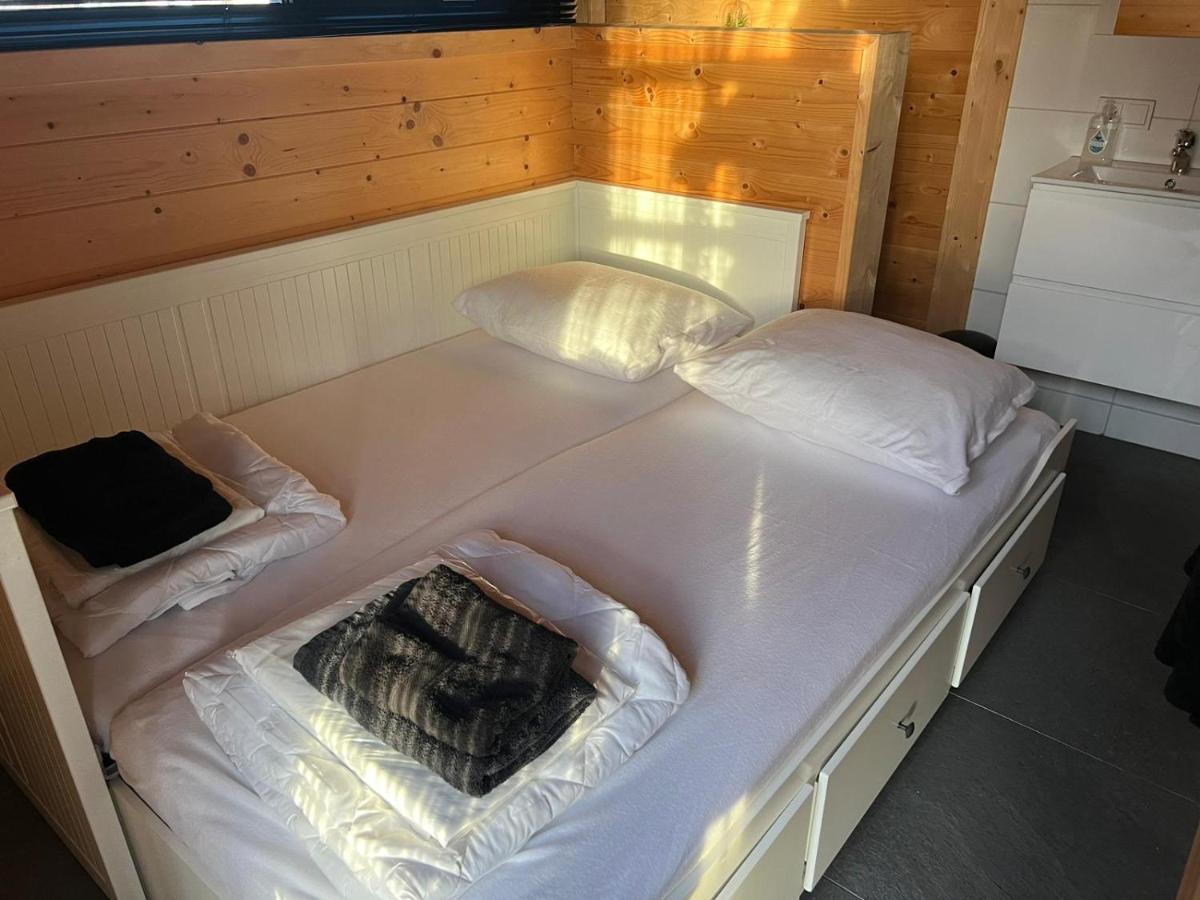 Chalet met Sauna en Airconditioning Sint-Annaland Buitenkant foto
